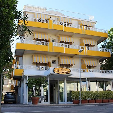 Hotel Massimo Riccione Kültér fotó