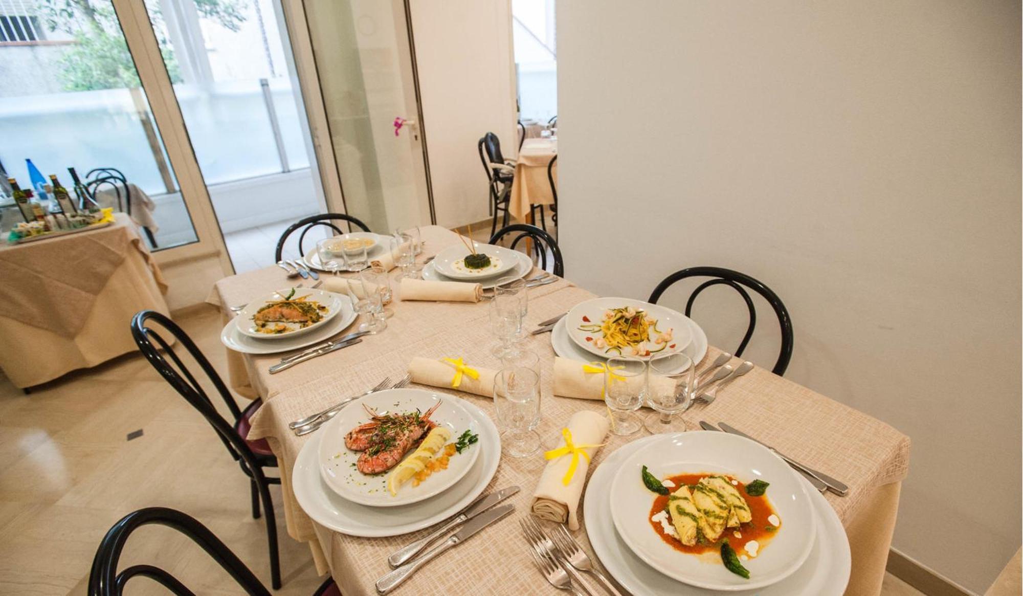 Hotel Massimo Riccione Kültér fotó