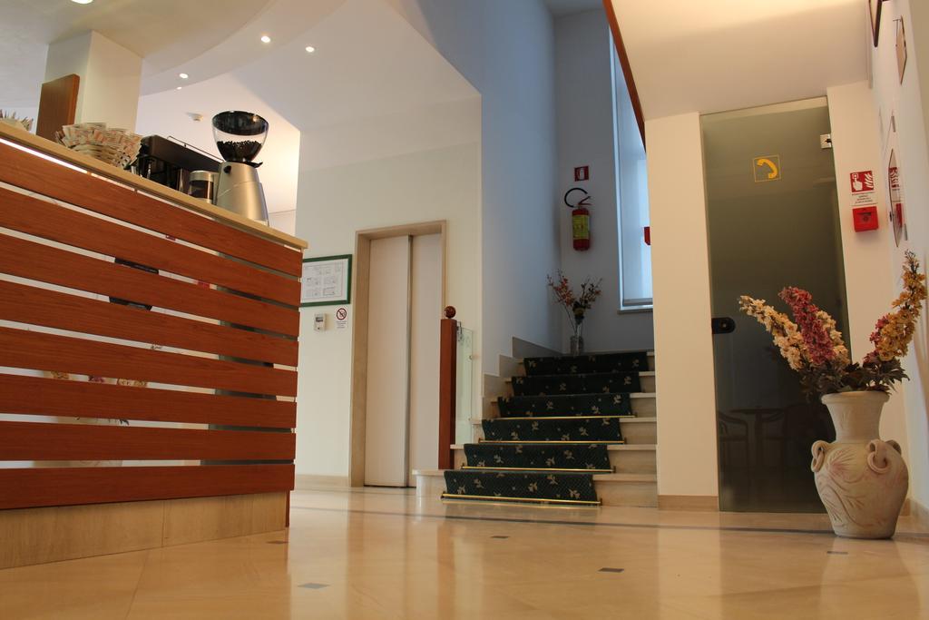 Hotel Massimo Riccione Kültér fotó