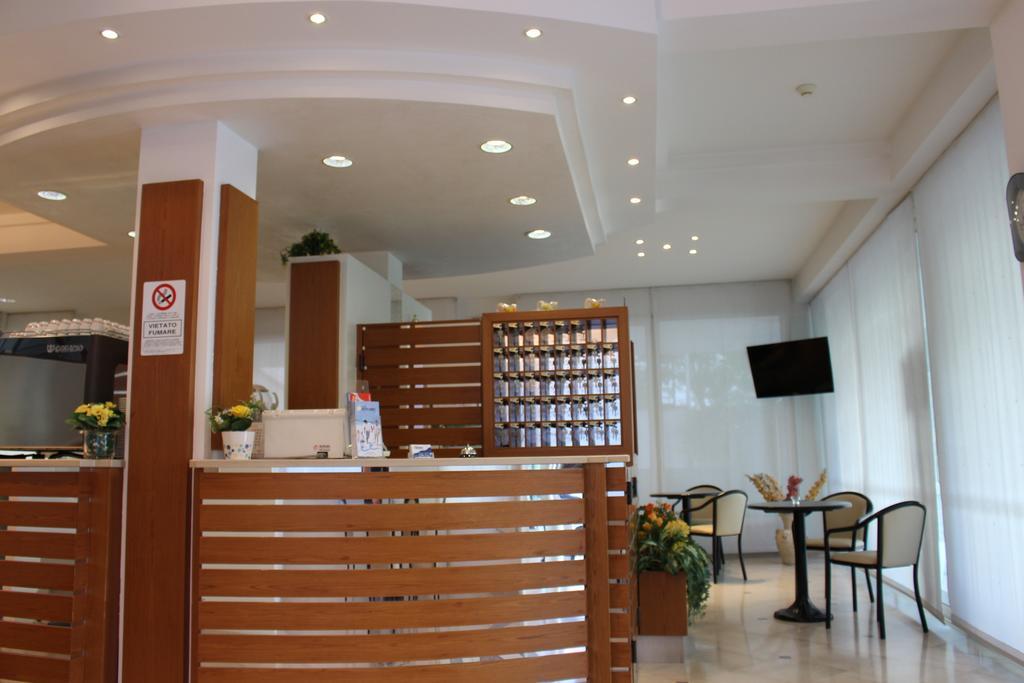 Hotel Massimo Riccione Kültér fotó