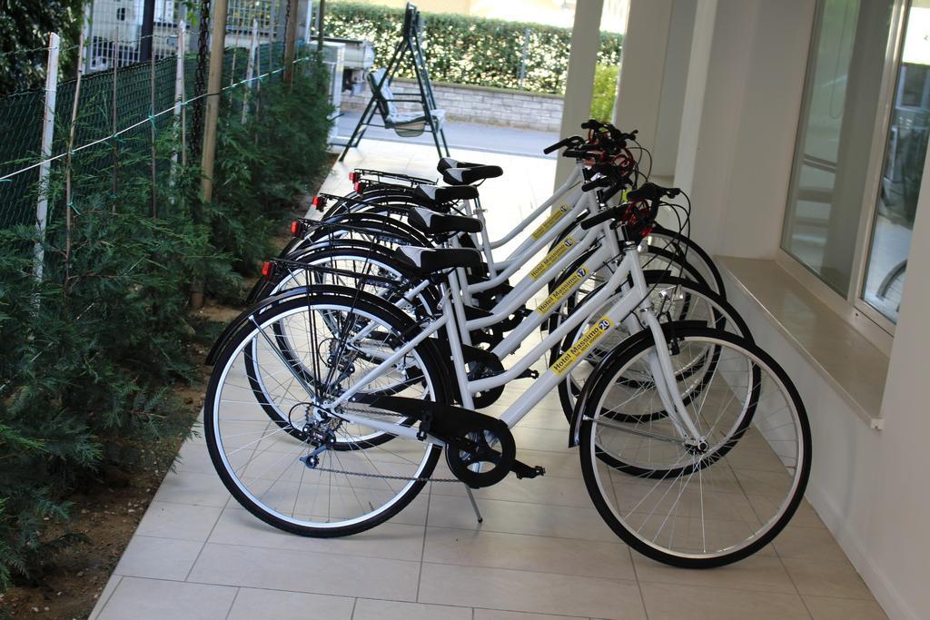 Hotel Massimo Riccione Kültér fotó
