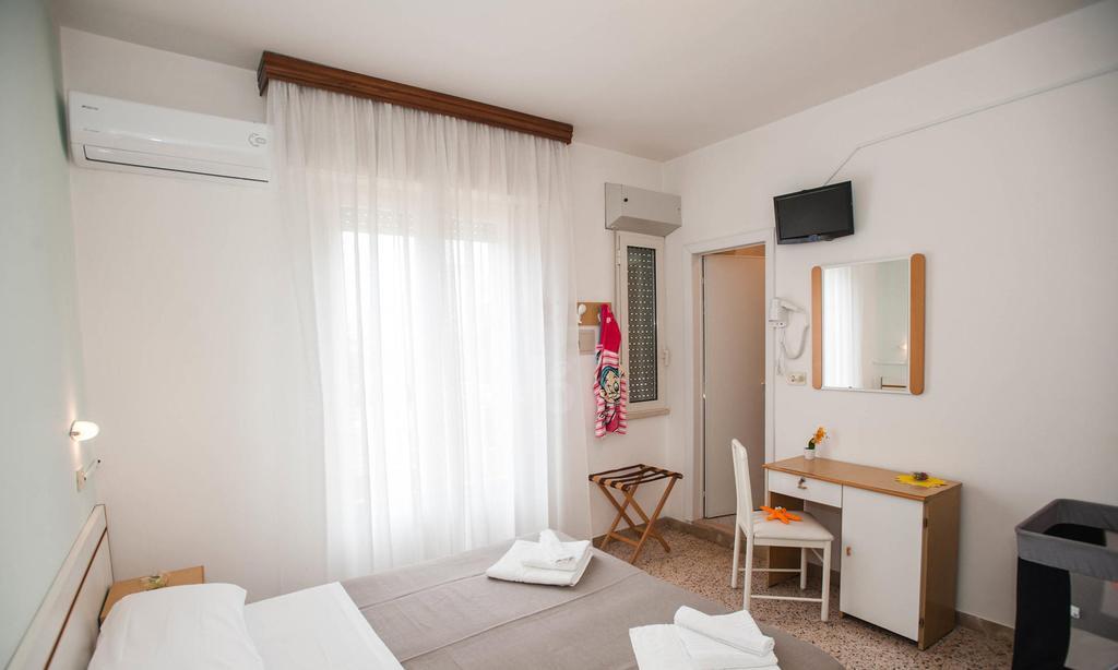 Hotel Massimo Riccione Kültér fotó