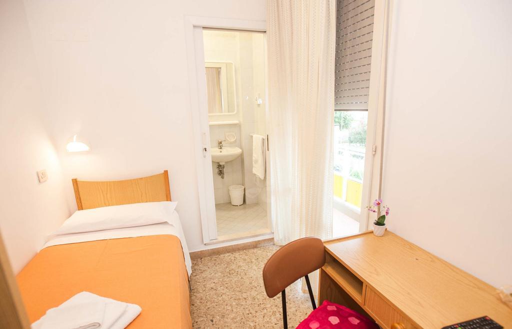 Hotel Massimo Riccione Kültér fotó