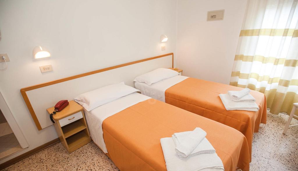 Hotel Massimo Riccione Kültér fotó