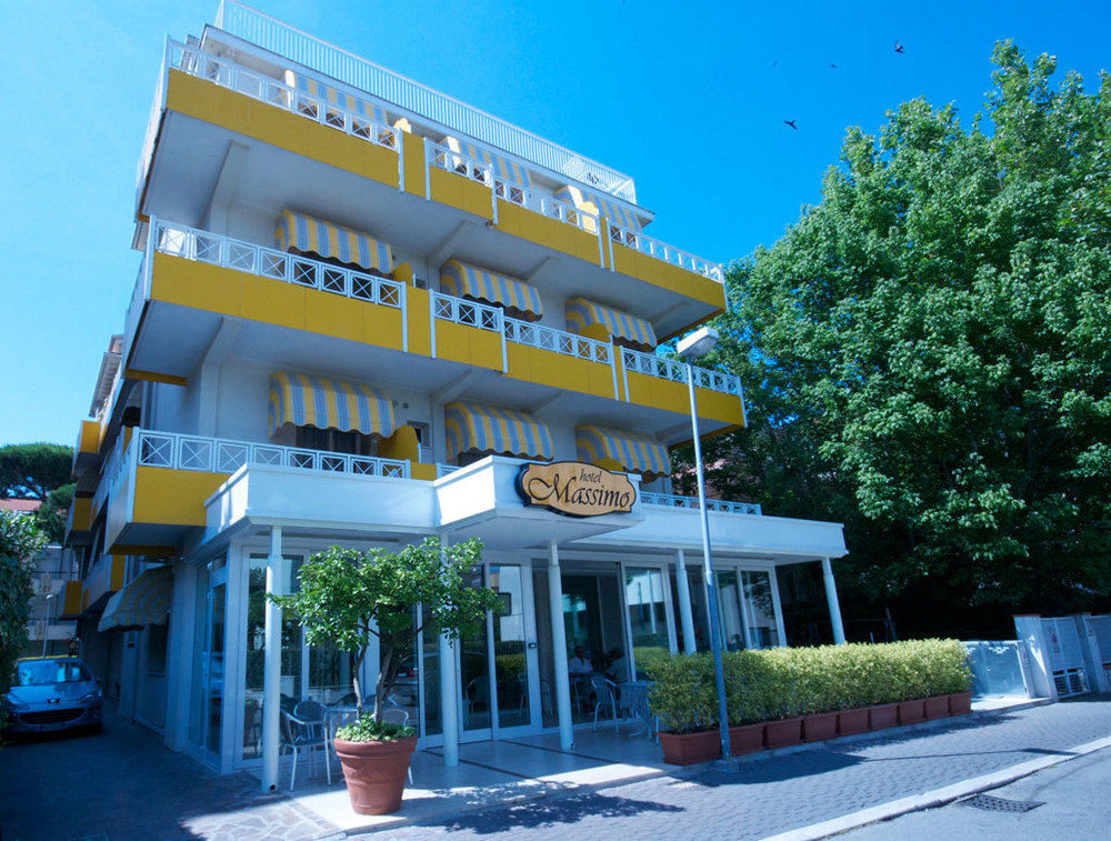 Hotel Massimo Riccione Kültér fotó