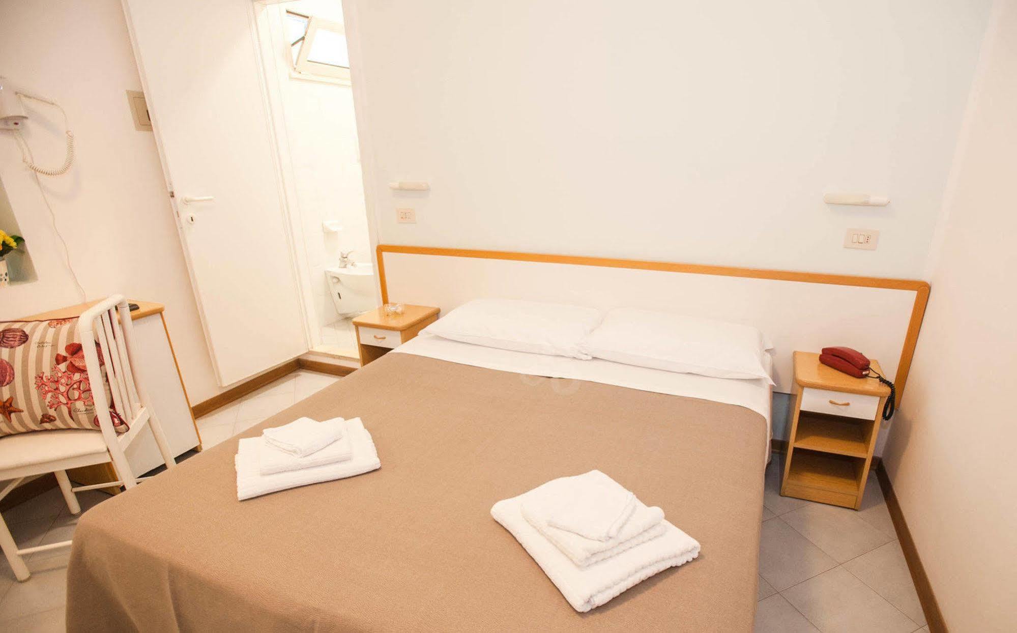 Hotel Massimo Riccione Kültér fotó